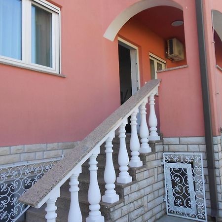 Apartments And Rooms Villa Chiara Krnica Kültér fotó