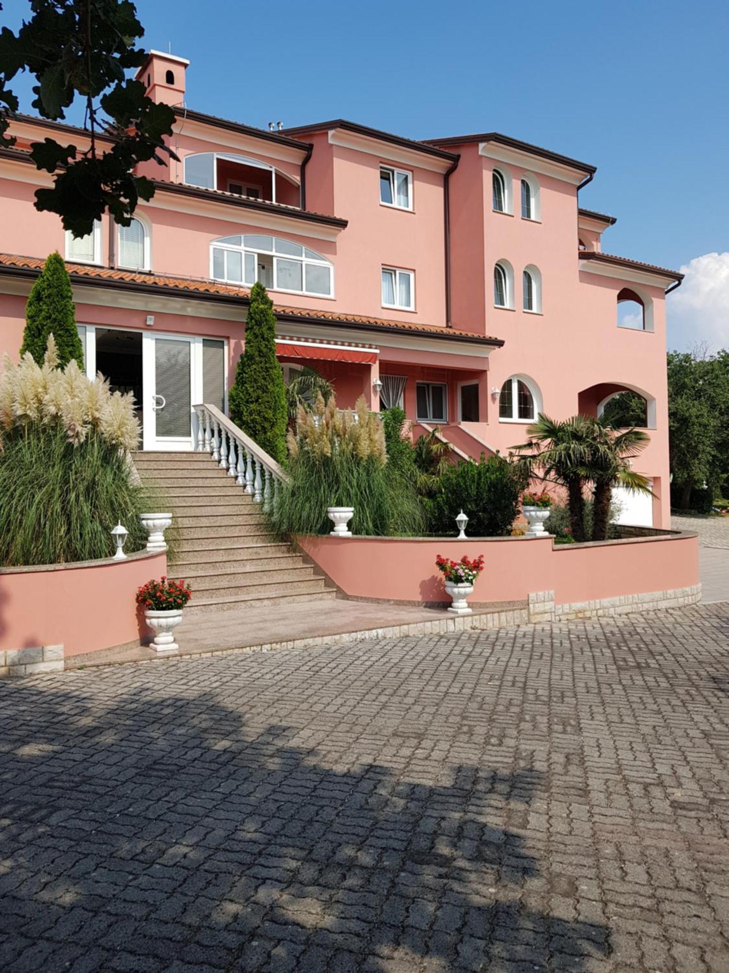 Apartments And Rooms Villa Chiara Krnica Kültér fotó