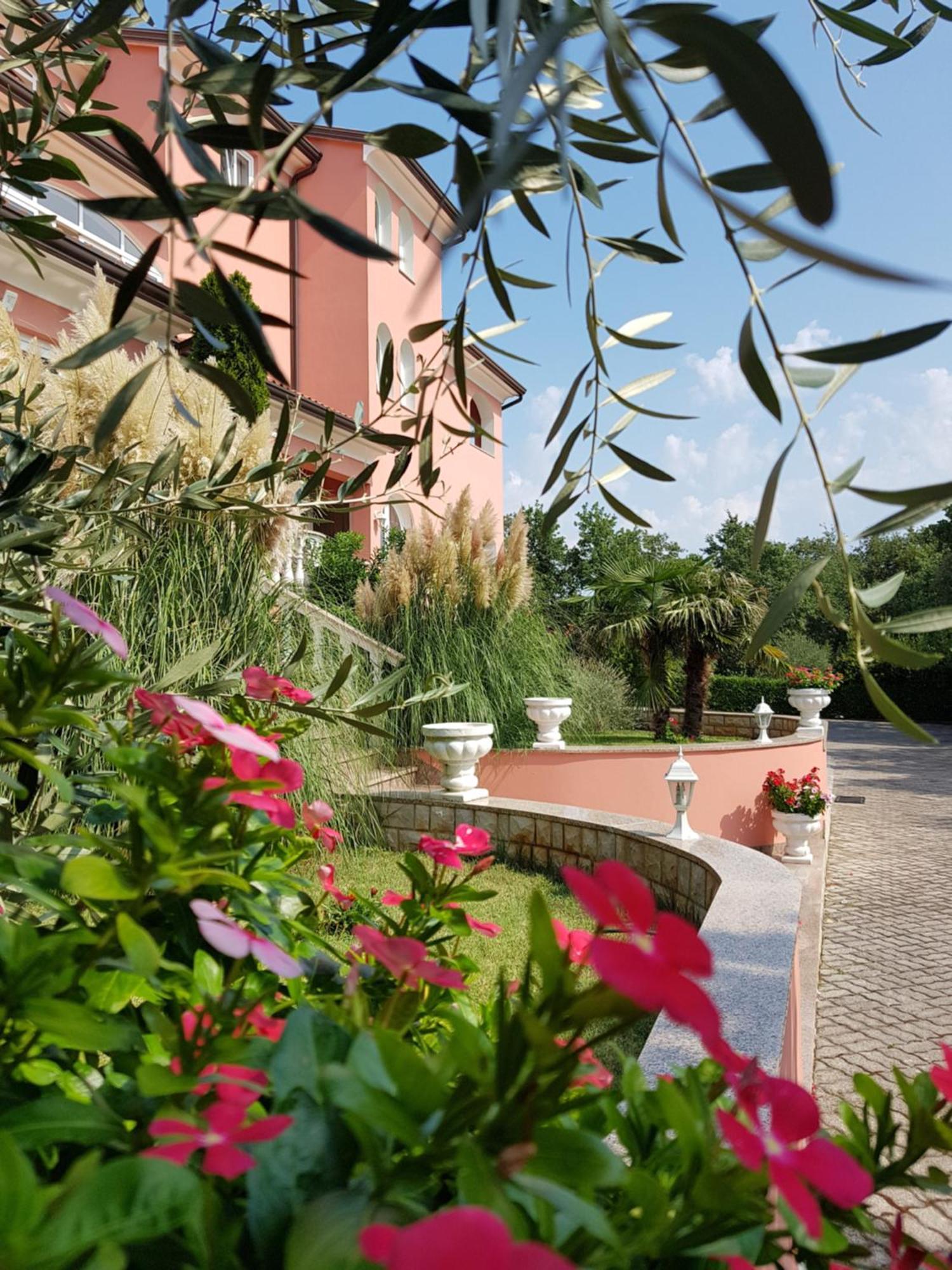 Apartments And Rooms Villa Chiara Krnica Kültér fotó