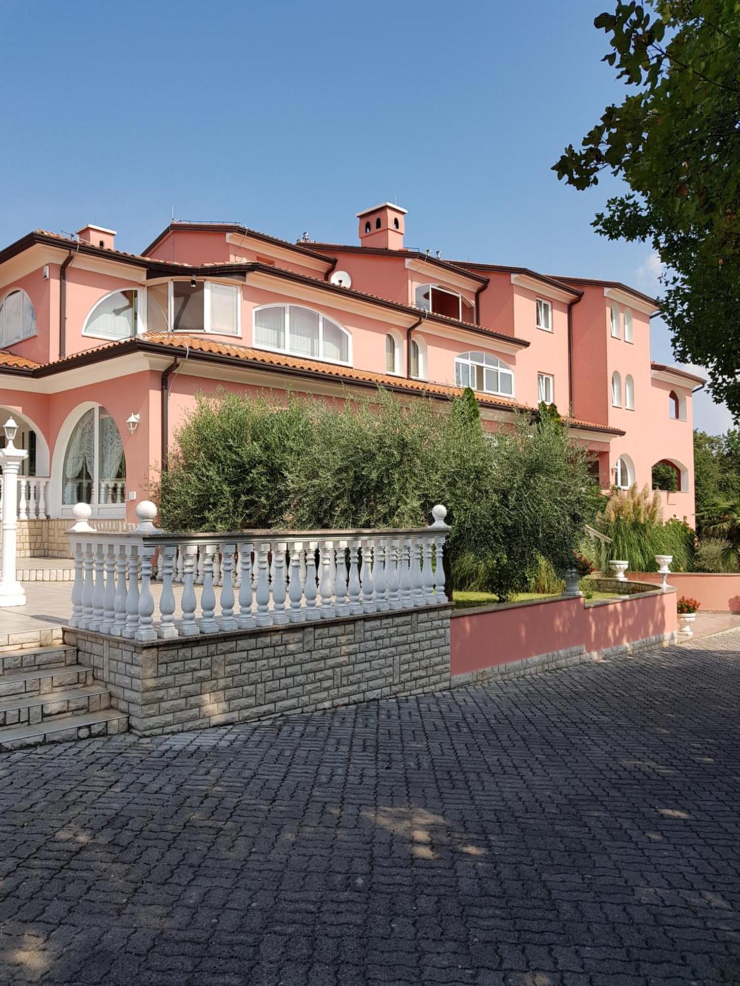 Apartments And Rooms Villa Chiara Krnica Kültér fotó