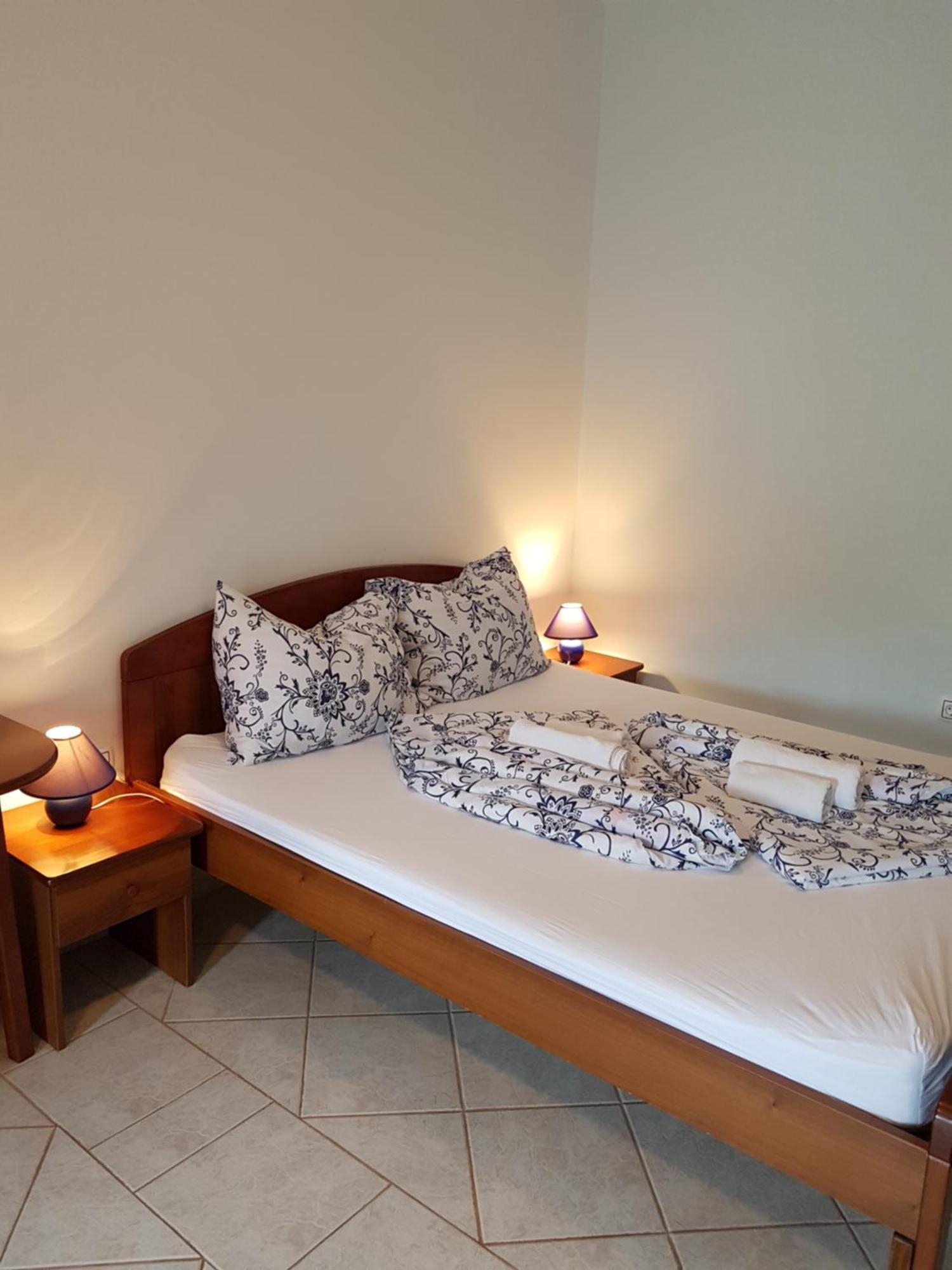 Apartments And Rooms Villa Chiara Krnica Kültér fotó
