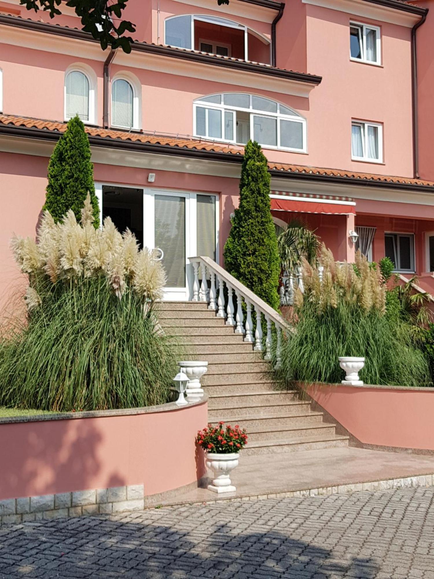 Apartments And Rooms Villa Chiara Krnica Kültér fotó