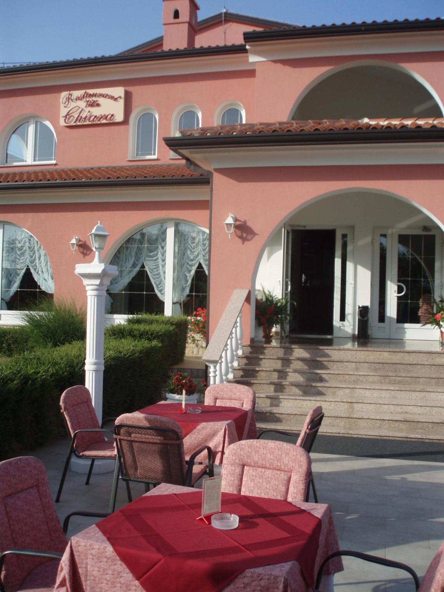 Apartments And Rooms Villa Chiara Krnica Kültér fotó