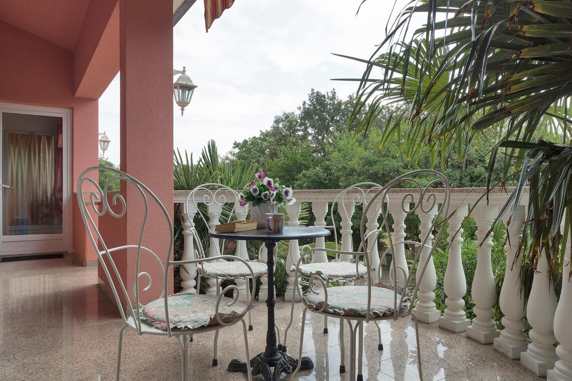 Apartments And Rooms Villa Chiara Krnica Kültér fotó