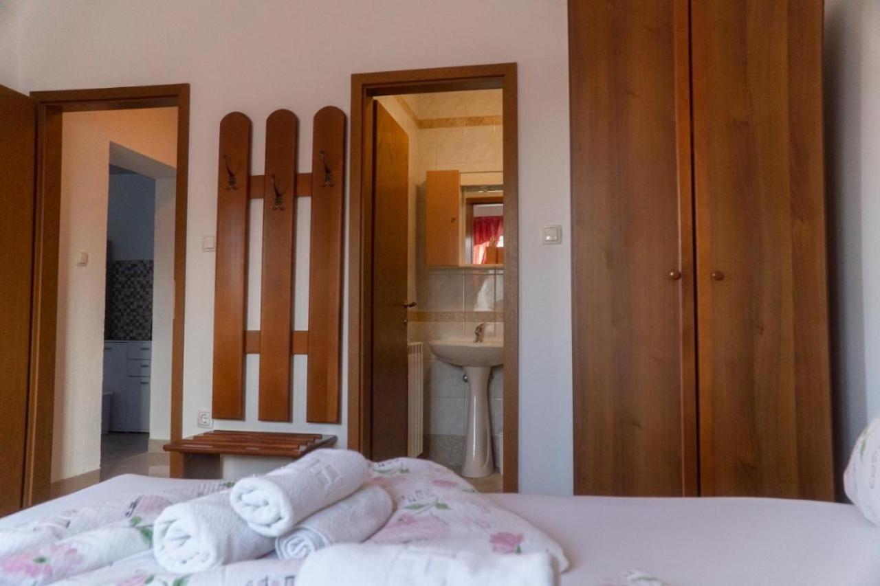 Apartments And Rooms Villa Chiara Krnica Kültér fotó