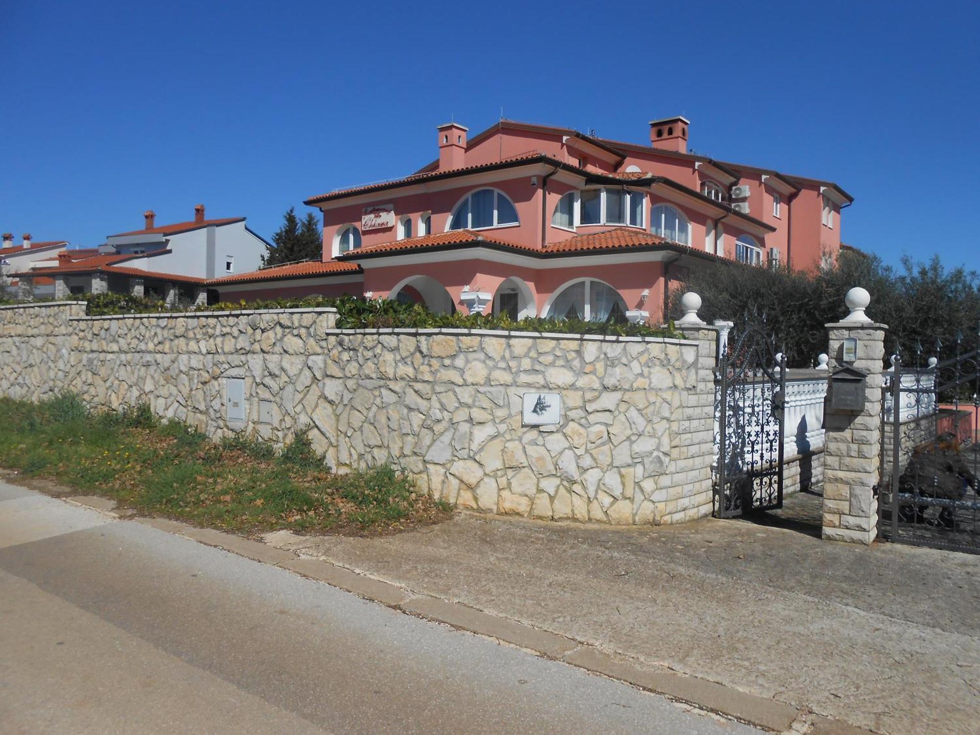 Apartments And Rooms Villa Chiara Krnica Kültér fotó